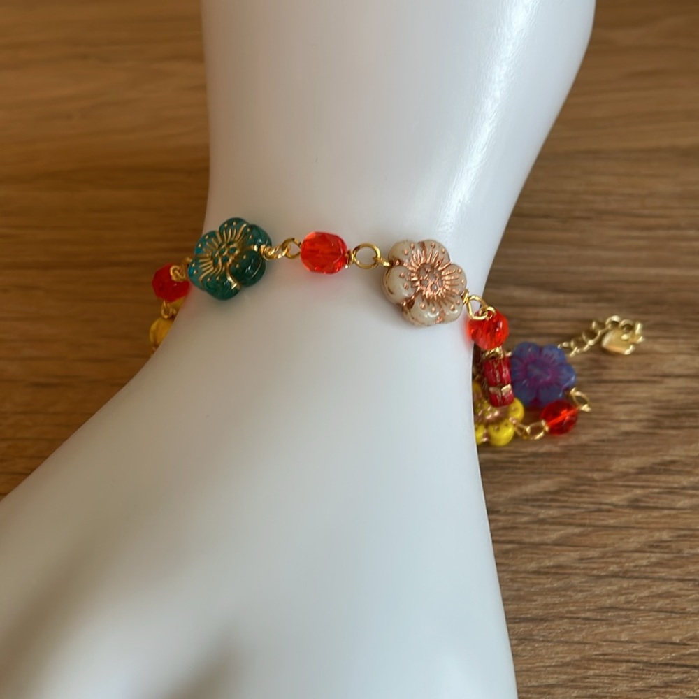 HAND CRAFTED FLORAL FANTASY BRACELET Rainbow Czech Glass Flowers & Beads Boho - Picture 8 of 14